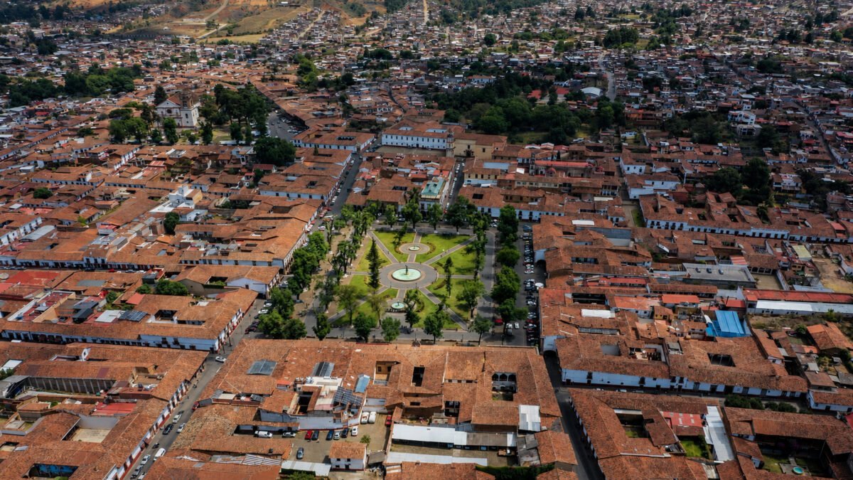 Imagen editorial del patrimonio urbano de Pátzcuaro