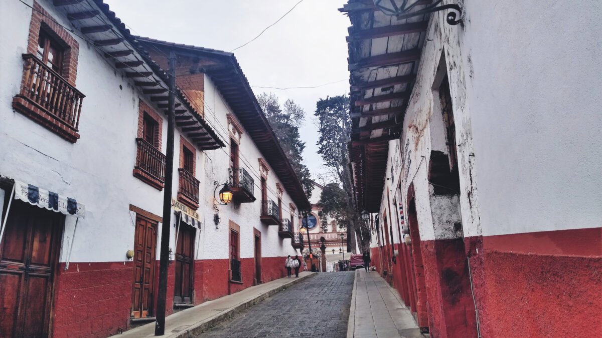 Cantera y ciudad tradicional de Pátzcuaro